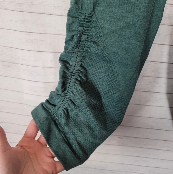 Lululemon In The Flow Crop ll Heathered Forest Green Capri Leggings, sz 4 - Picture 5 of 15